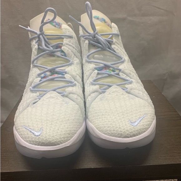 Lebron 18 Play for The Future - Picture 1 of 4